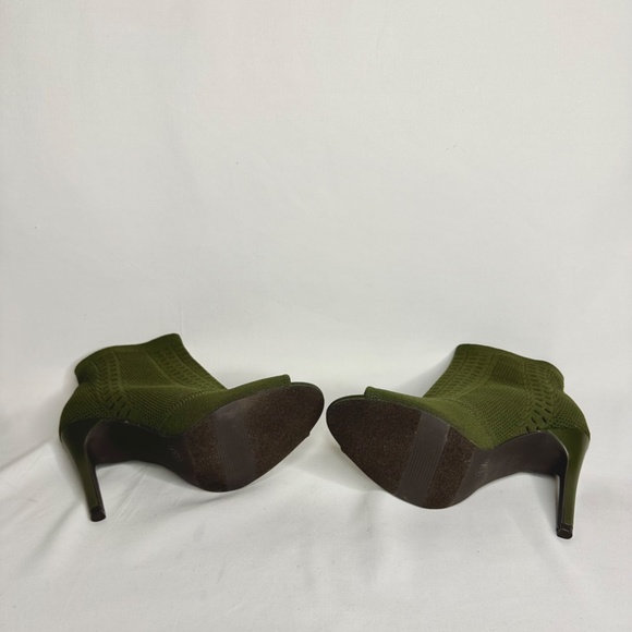 G By Guess Stretch Peep Toe Stiletto - Picture 6 of 7